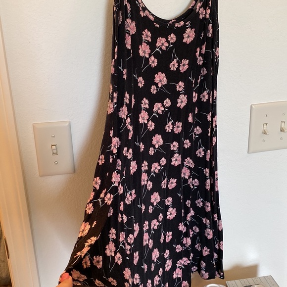 Forever 21 Floral Dress - Picture 2 of 4